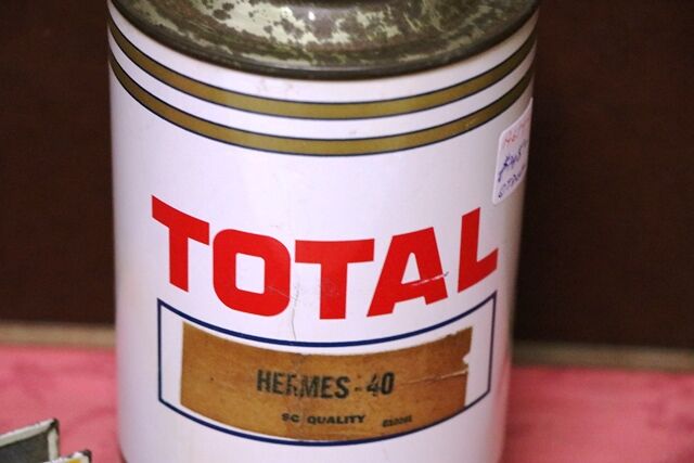Vintage Total Gold Ringed 1qrt Oil Tin 