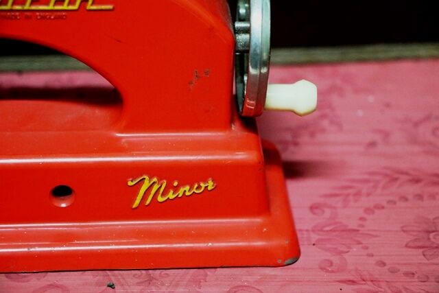 Vintage Vulcan Minor Metal Childs Toy Sewing Machine 
