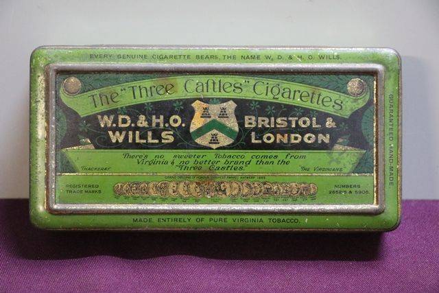 Virginia Tobacco WDandHO Wills The andquotThree Caftles andquot Cigarettes Tin
