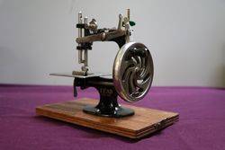 Lead Sewing Machine With Oak Case 