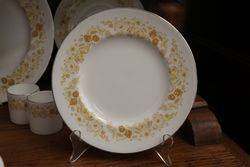 Set of 34 Pieces of Wedgwood Mimosa Bone China 