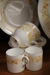 Set of 34 Pieces of Wedgwood Mimosa Bone China 