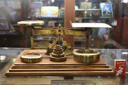 Set Of Antique Scales On Solid Oak Base With 8 Brass Weights 