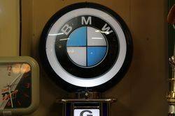 BMW Garage Lightbox 