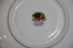 Royal Albert Old Country Roses 25 pieces Bone China Tea + Coffee 