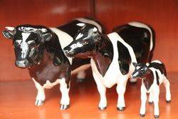 Beswick Friesian Cattle Family BullCowCalf 