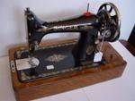 BOXED SINGER SEWING MACHINE ---SEW38