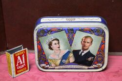 1953 Souvenir Tin for the Coronation of Queen Elizabeth 11. 