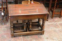 Small C20th Oak Nest of 3 Tables 