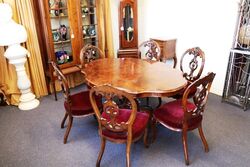 Antique Victorian Burr Walnut Cab Leg Loo Table 