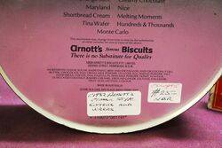 Arnotts Biscuit Tin  Classic Style Kittenand39s and Wrens