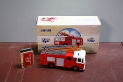 CORGI 1/50  AEC Pump Fire Engine Cleveland.