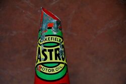 Early Castrol Wakefield Bow Tie 1 pint Bottle and Tin Top