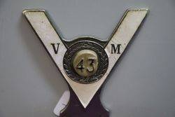 Enamel Veteran Motorists 43 Car Badge 