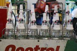 Genuine Castrol 12 Bottle Oil Rack