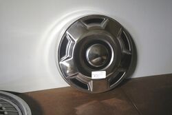 HUBCAP 1988 Ford T-171 ..10-3/4in .