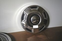 HUBCAP 1988 Ford T171 1034in 