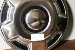 HUBCAP 1988 Ford T171 1034in 