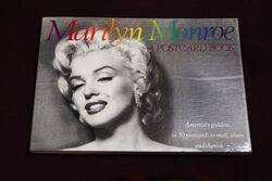 MARILYN POST CARD BOOK