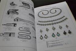 Victorian Jewllery a Compendium of Over Four Thosand Pieces of Jewellery 