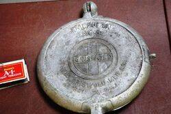 Vintage Griswold No 8 Waffle Iron