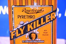 Vintage Rawleighand39s Pyrethro Fly Killer 40 Fluid Oz Tin